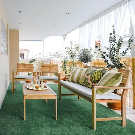 Flowery Penthouse In Centre Of Szaloniki