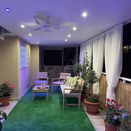 Flowery Penthouse In Centre Of Apartman