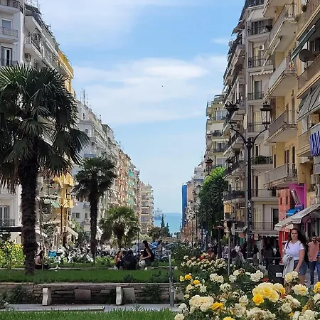 Apartman Flowery Penthouse In Centre Of *
