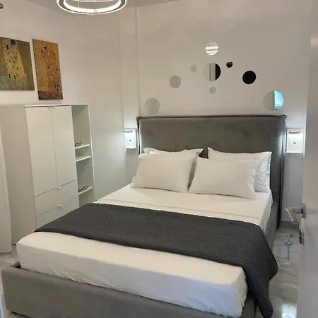 Flowery Penthouse In Centre Of Thessaloniki