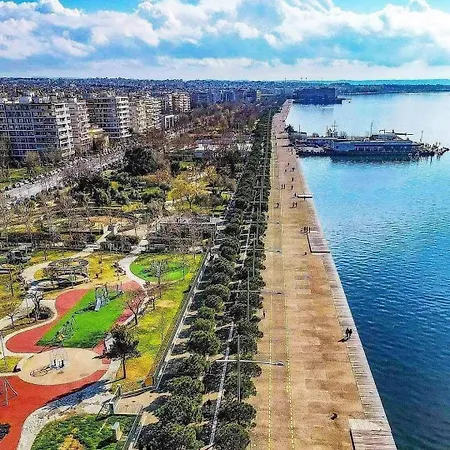 Flowery Penthouse In Centre Of * Thessaloniki