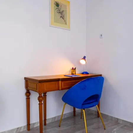 Apartment Flowery Penthouse In Centre Of Thessaloniki