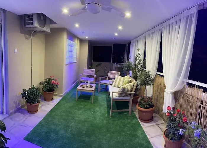 Flowery Penthouse In Centre Of * Saloniki